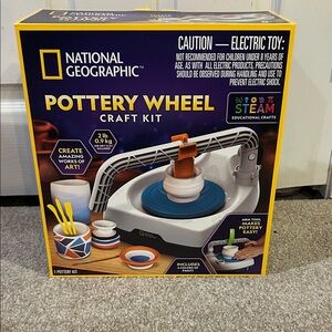 National Geographic Pottery Wheel Craft Kit - Blue, White & Yellow